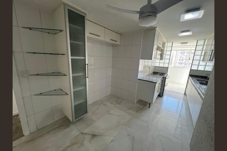 Apartamento à venda com 4 quartos, 160m² em Ingá, Niterói