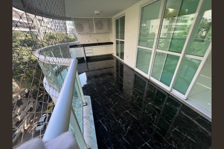 Apartamento à venda com 160m², 4 quartos e 2 vagas