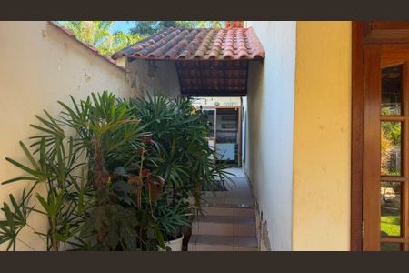 Casa à venda com 3 quartos, 360m² em Maravista, Niterói