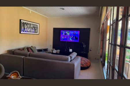 Casa à venda com 3 quartos, 360m² em Maravista, Niterói
