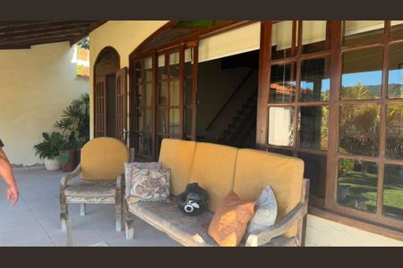 Casa à venda com 3 quartos, 360m² em Maravista, Niterói