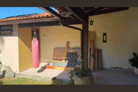 Casa à venda com 3 quartos, 360m² em Maravista, Niterói