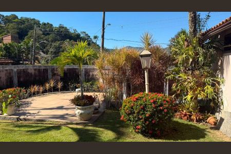 Casa à venda com 3 quartos, 360m² em Maravista, Niterói