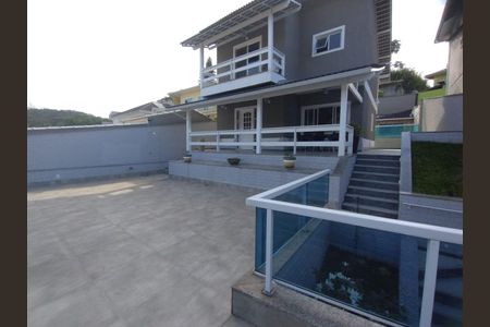 Casa à venda com 3 quartos, 257m² em Calaboca, Niterói