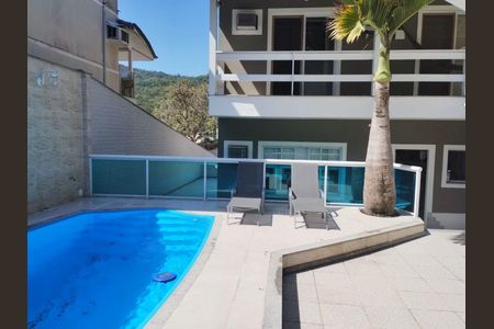 Casa à venda com 3 quartos, 257m² em Calaboca, Niterói