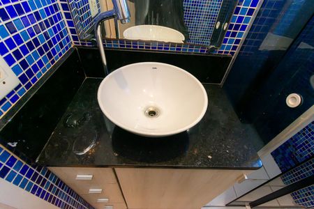 Banheiro de apartamento para alugar com 2 quartos, 49m² em Jardim Três Marias, São Paulo