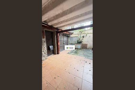 Casa à venda com 3 quartos, 244m² em Vila Mariana, São Paulo