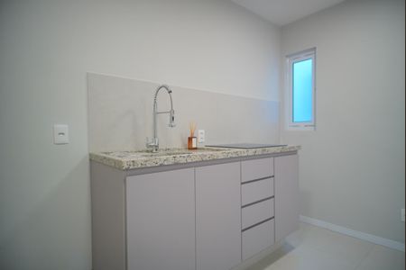 Cozinha de apartamento à venda com 1 quarto, 40m² em Passo D’areia, Porto Alegre