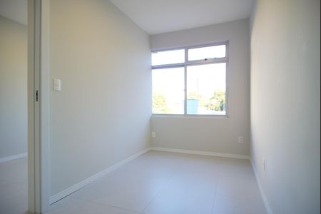 Quarto de apartamento à venda com 1 quarto, 40m² em Passo D’areia, Porto Alegre