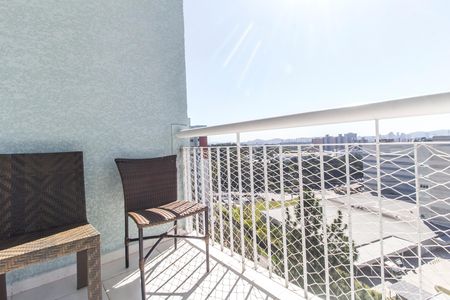 Apartamento à venda com 57m², 2 quartos e 1 vaga Apartamento à venda com 57m², 2 quartos e 1 vagaVaranda