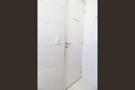 Apartamento à venda com 57m², 2 quartos e 1 vaga Apartamento à venda com 57m², 2 quartos e 1 vagaBanheiro