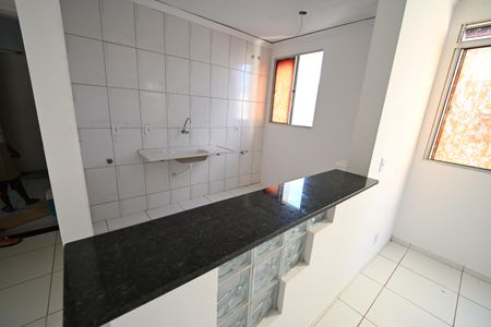 Cozinha de apartamento à venda com 2 quartos, 45m² em Condomínio Resindencial Marata, Goiânia