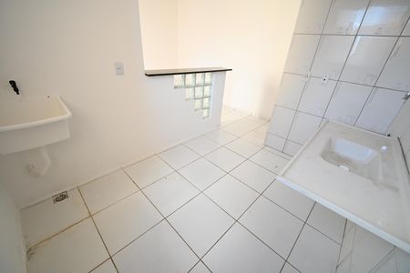 Cozinha de apartamento à venda com 2 quartos, 45m² em Condomínio Resindencial Marata, Goiânia