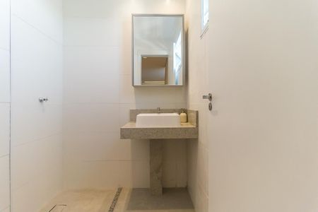 Studio para alugar com 30m², 1 quarto e 1 vaga Studio para alugar com 30m², 1 quarto e 1 vagaBanheiro