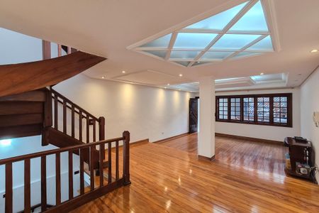 Casa à venda com 241m², 3 quartos e 4 vagas Casa à venda com 241m², 3 quartos e 4 vagasSala