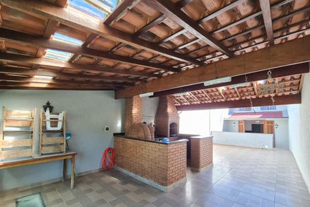Casa à venda com 241m², 3 quartos e 4 vagas Casa à venda com 241m², 3 quartos e 4 vagasárea gourmet