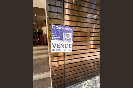 Apartamento à venda com 280m², 3 quartos e 3 vagas Apartamento à venda com 280m², 3 quartos e 3 vagasPlaca