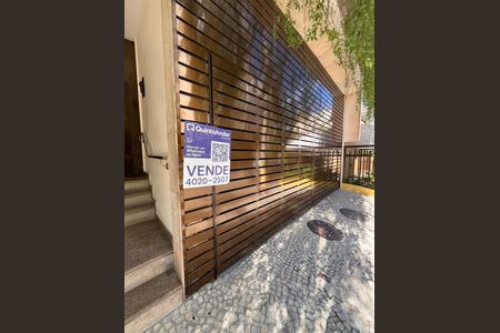 Apartamento à venda com 280m², 3 quartos e 3 vagas Apartamento à venda com 280m², 3 quartos e 3 vagasPlaca