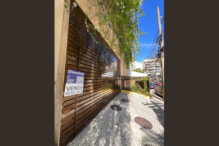 Apartamento à venda com 280m², 3 quartos e 3 vagas Apartamento à venda com 280m², 3 quartos e 3 vagasPlaca