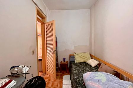Apartamento à venda com 280m², 3 quartos e 3 vagas Apartamento à venda com 280m², 3 quartos e 3 vagasQuarto de Serviço