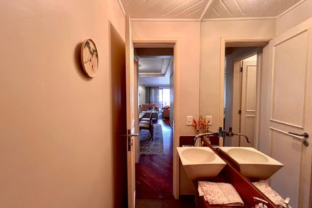 Apartamento à venda com 280m², 3 quartos e 3 vagas Apartamento à venda com 280m², 3 quartos e 3 vagasLavabo