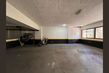 Apartamento à venda com 280m², 3 quartos e 3 vagas Apartamento à venda com 280m², 3 quartos e 3 vagasGaragem