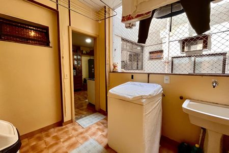 Apartamento à venda com 280m², 3 quartos e 3 vagas Apartamento à venda com 280m², 3 quartos e 3 vagasÁrea de Serviço