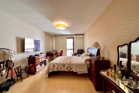 Apartamento à venda com 280m², 3 quartos e 3 vagas Apartamento à venda com 280m², 3 quartos e 3 vagasSuite