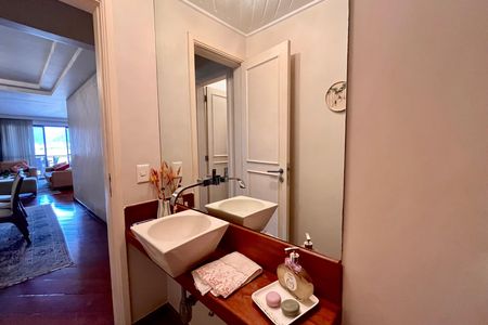 Apartamento à venda com 280m², 3 quartos e 3 vagas Apartamento à venda com 280m², 3 quartos e 3 vagasLavabo