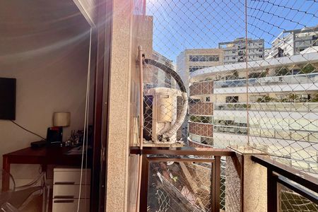 Apartamento à venda com 280m², 3 quartos e 3 vagas Apartamento à venda com 280m², 3 quartos e 3 vagasQuarto 2