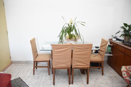 Apartamento à venda com 58m², 2 quartos e 1 vaga Apartamento à venda com 58m², 2 quartos e 1 vagaSala de Jantar