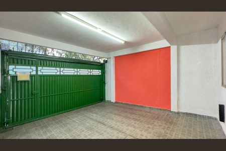 Garagem de casa para alugar com 2 quartos, 150m² em Jardim Caravelas, São Paulo