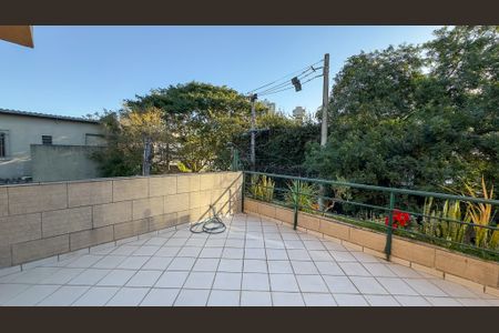 Varanda de casa para alugar com 2 quartos, 150m² em Jardim Caravelas, São Paulo