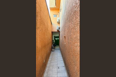 Corredor de casa para alugar com 2 quartos, 150m² em Jardim Caravelas, São Paulo
