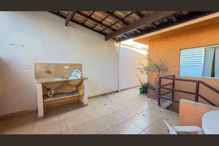 Casa para alugar com 150m², 2 quartos e 2 vagasÁrea de Serviço