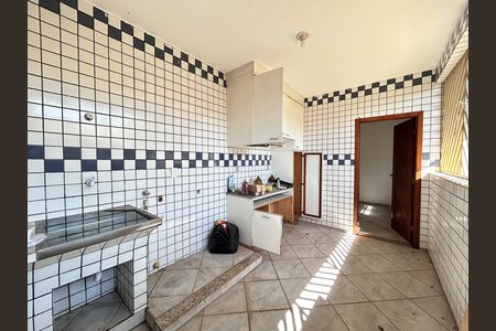Casa para alugar com 5 quartos, 360m² em Serrano, Belo Horizonte