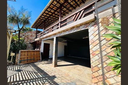 Casa para alugar com 5 quartos, 360m² em Serrano, Belo Horizonte