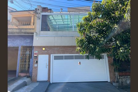 Fachada de casa à venda com 3 quartos, 161m² em Vila Romana, São Paulo