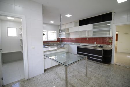 Cozinha de casa de condomínio à venda com 4 quartos, 597m² em Jacarepaguá, Rio de Janeiro