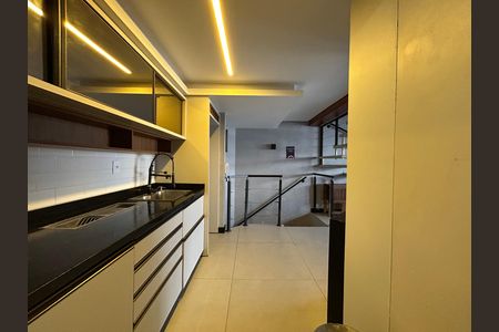 Apartamento para alugar com 130m², 3 quartos e 2 vagas Apartamento para alugar com 130m², 3 quartos e 2 vagasCozinha