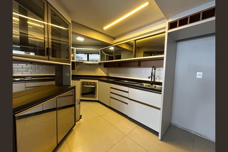 Cozinha de apartamento para alugar com 3 quartos, 130m² em Praia de Ingleses, Florianópolis