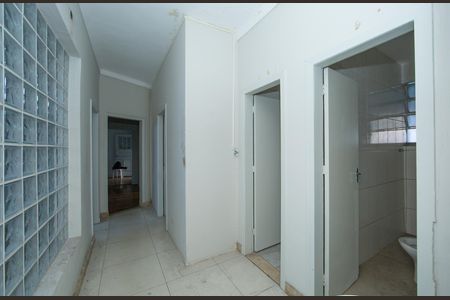 Casa para alugar com 170m², 4 quartos e 3 vagas Casa para alugar com 170m², 4 quartos e 3 vagasCORREDOR
