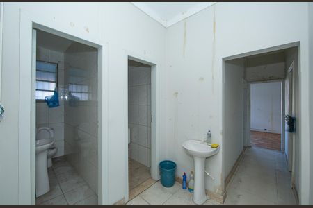 Casa para alugar com 170m², 4 quartos e 3 vagas Casa para alugar com 170m², 4 quartos e 3 vagasBANHEIRO