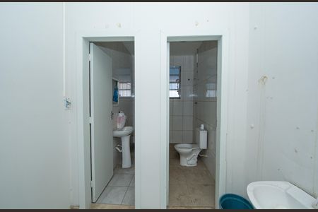 Casa para alugar com 170m², 4 quartos e 3 vagas Casa para alugar com 170m², 4 quartos e 3 vagasBANHEIRO