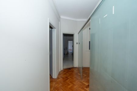 Casa para alugar com 170m², 4 quartos e 3 vagas Casa para alugar com 170m², 4 quartos e 3 vagasCORREDOR