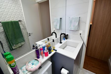 Banheiro Suíte de apartamento para alugar com 2 quartos, 73m² em Fazenda Santa Cândida, Campinas