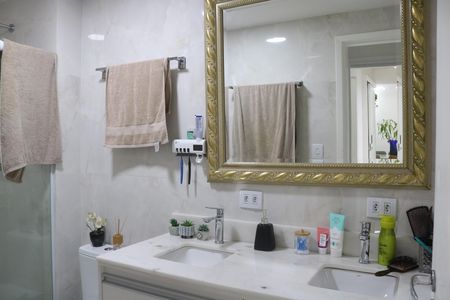 Apartamento à venda com 69m², 2 quartos e 2 vagasBanheiro 1