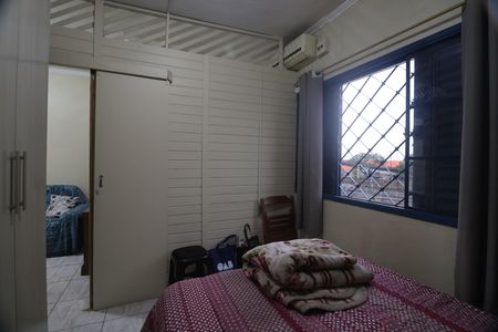 Quarto 1 de apartamento à venda com 2 quartos, 47m² em Niterói, Canoas
