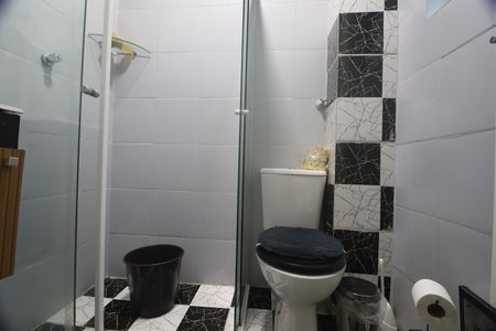 Banheiro  de apartamento à venda com 2 quartos, 47m² em Niterói, Canoas