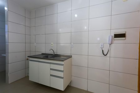 cozinha de apartamento para alugar com 2 quartos, 50m² em Parque Assuncao, Taboão da Serra